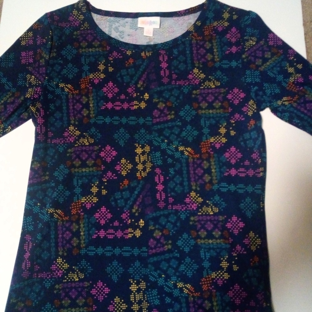 LuLaRoe Gigi fitted top